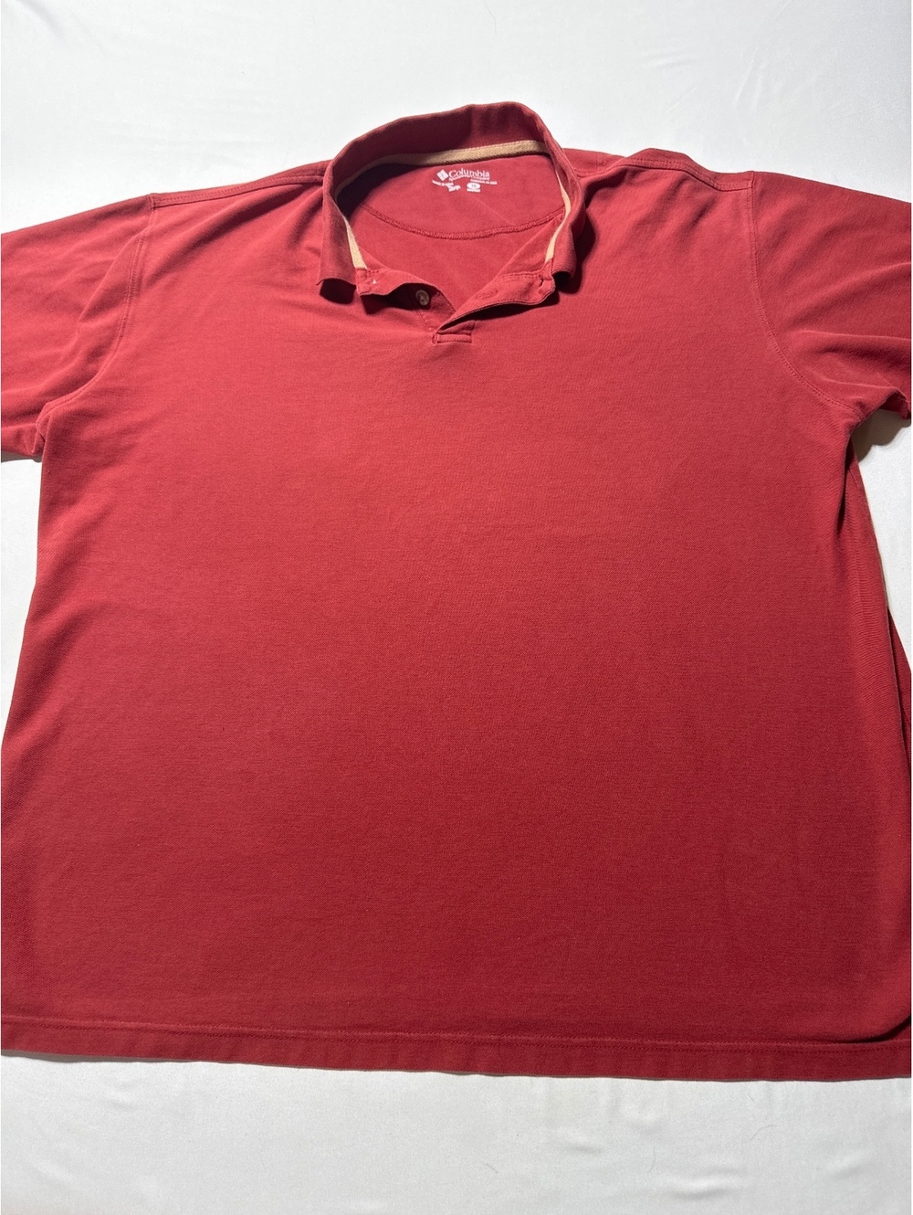 Columbia Men's XL Red Polo Shirt - Classic Comfort with a Fl